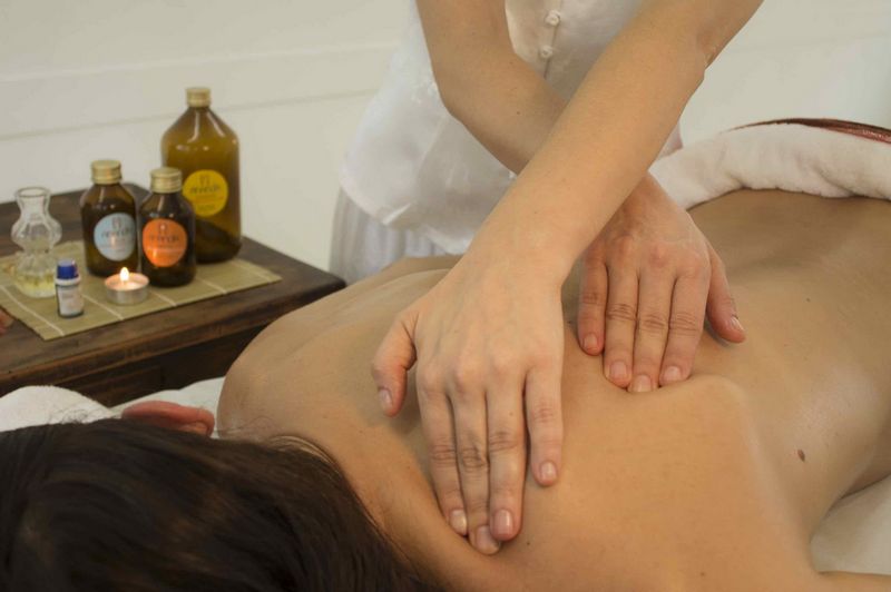 Incorporating Lymphatic Drain Massage with Various Other Therapies